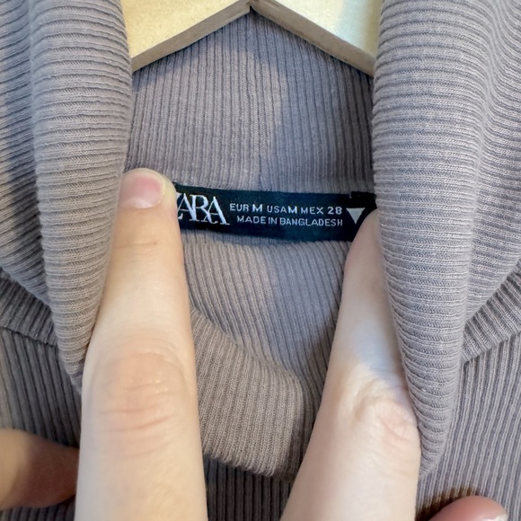 Zara turtle neck cropped ribbed top - Picture 2 of 3